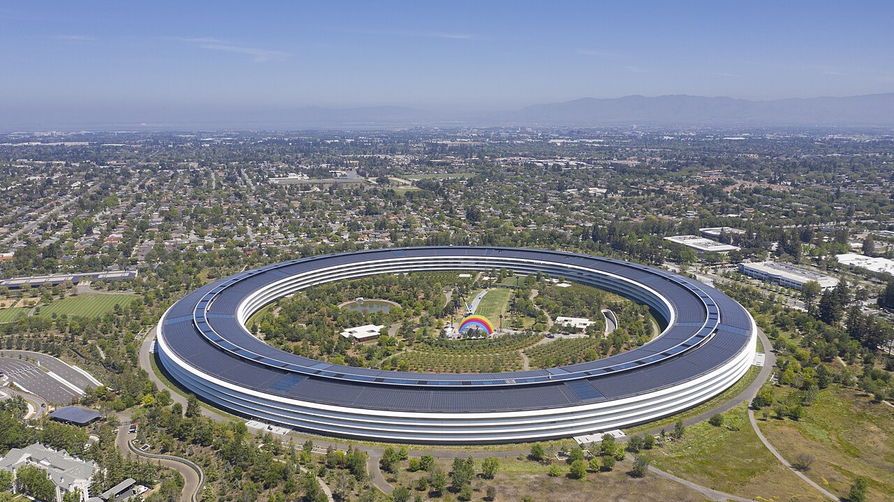 Apple Park iPhone