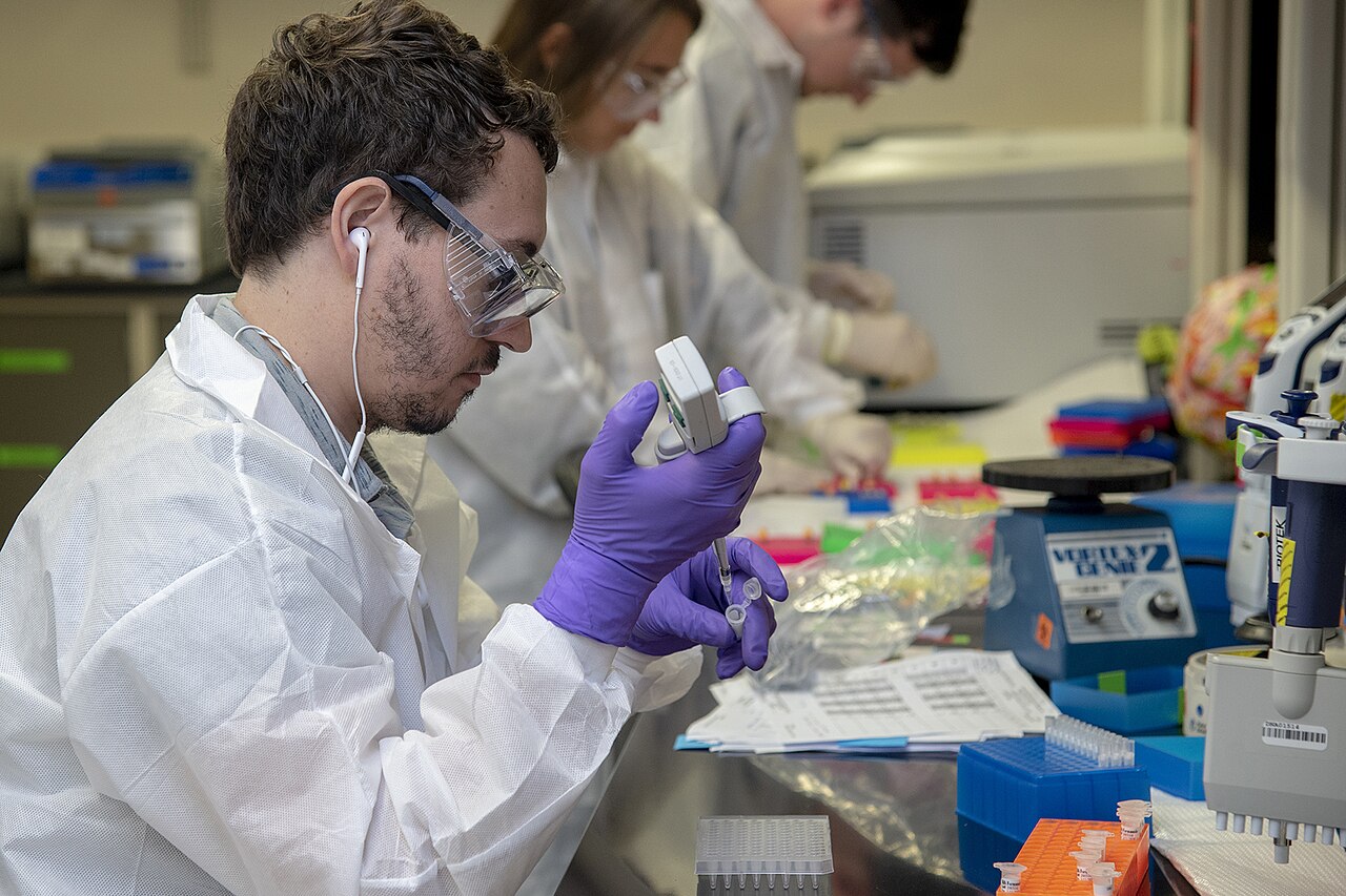 DNA sequencing laboratory
