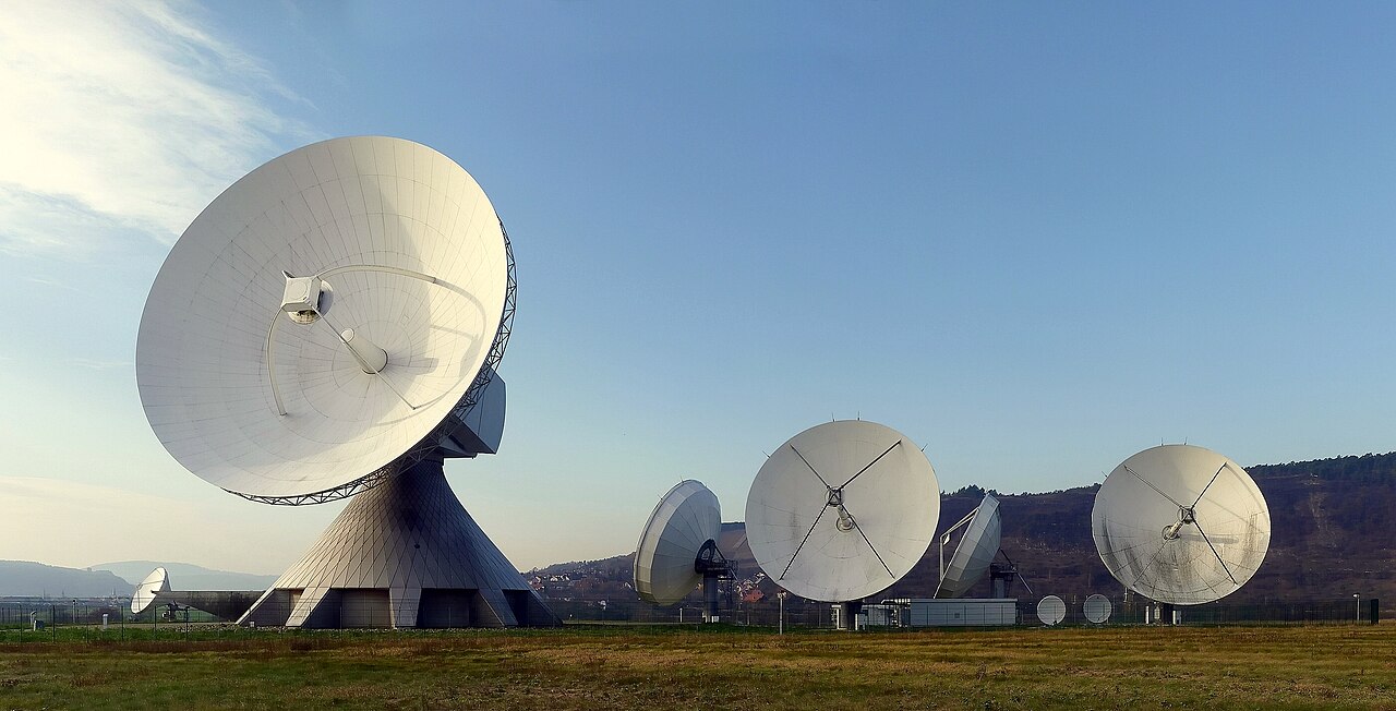 satellite communications antenna
