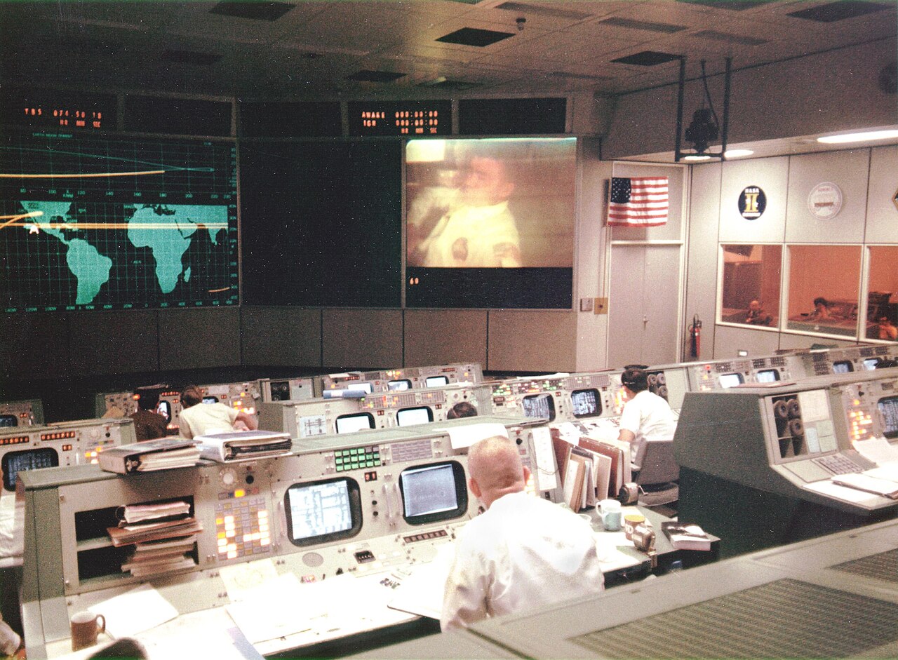computer operations control room