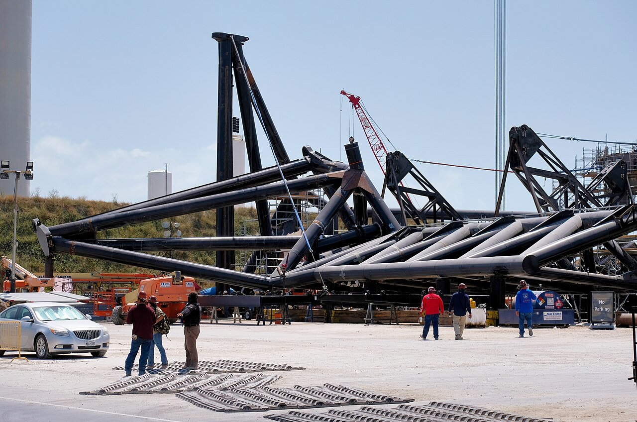 Starbase launch tower