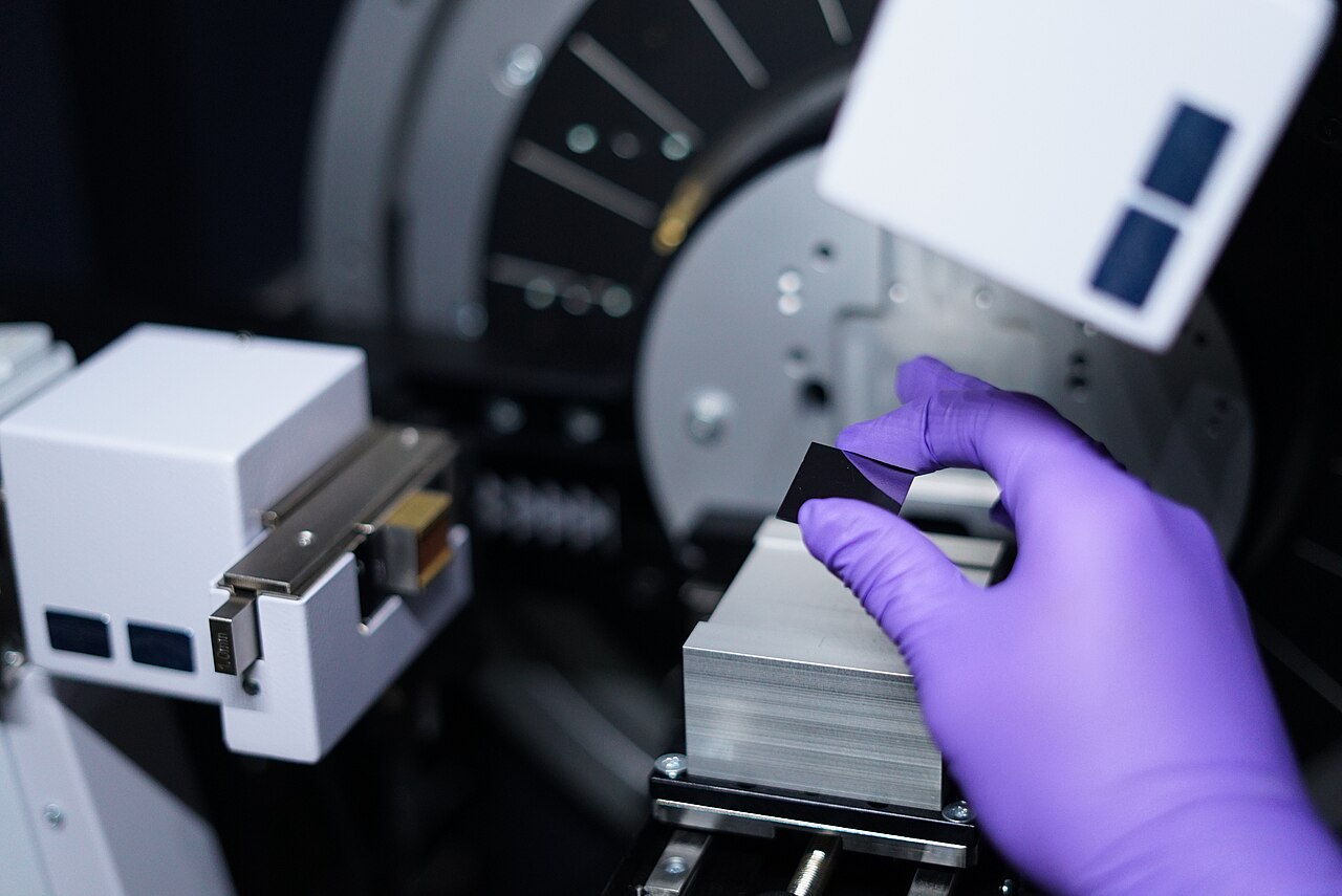 X-ray diffraction material sample